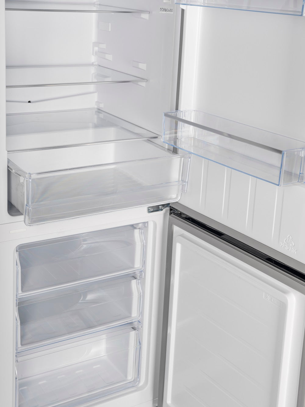 T65564MSF 187/75 Smart Frost Fridge Freezer - Image 5
